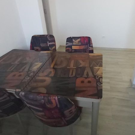 דירות Caransebeş Studio Elisa מראה חיצוני תמונה