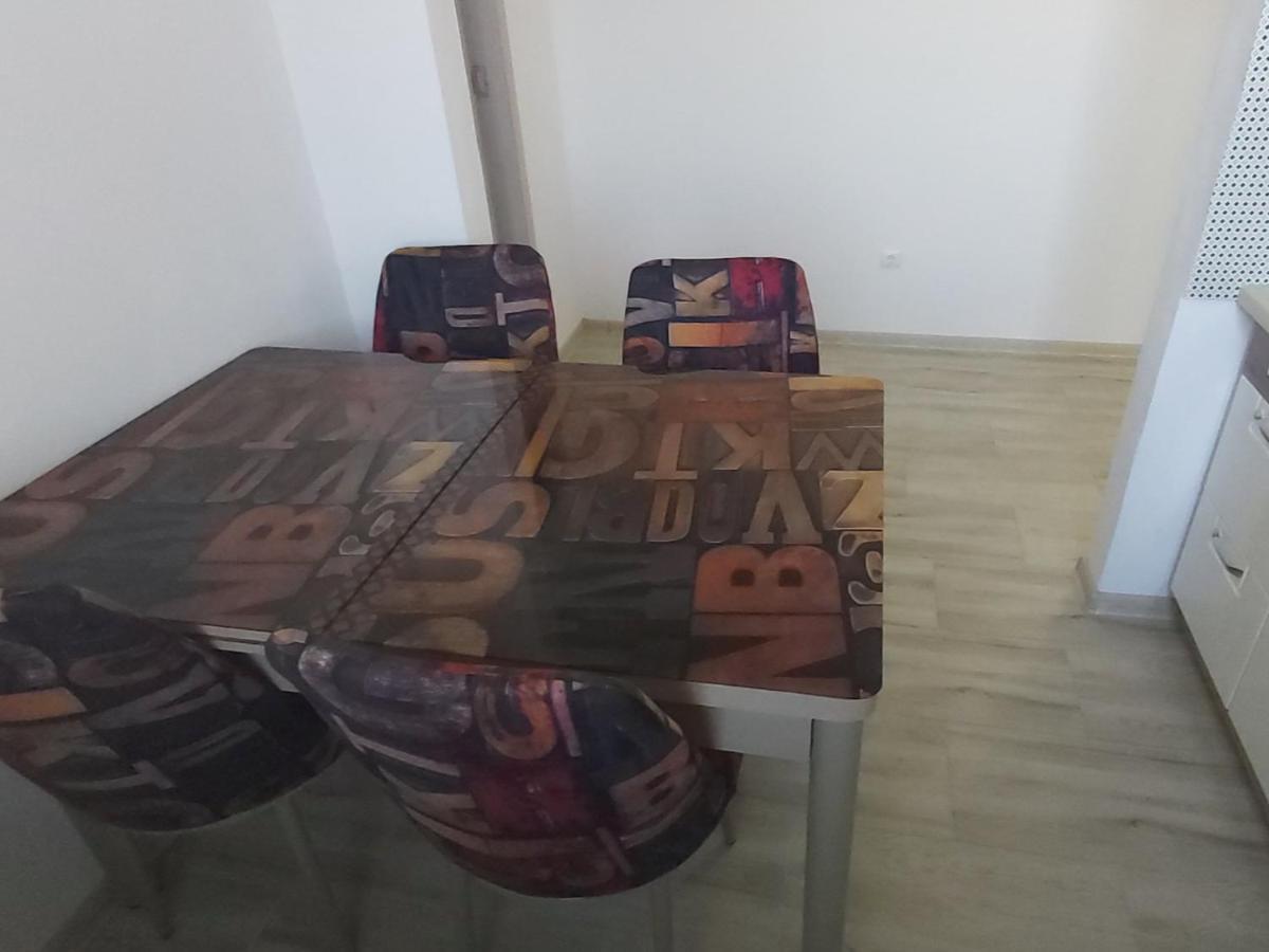דירות Caransebeş Studio Elisa מראה חיצוני תמונה